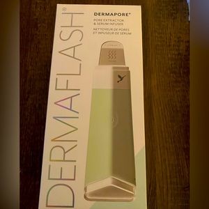 COPY - NEW DERMAFLASH! Pore extractor & Serum Infuser! New in the box! Selling …